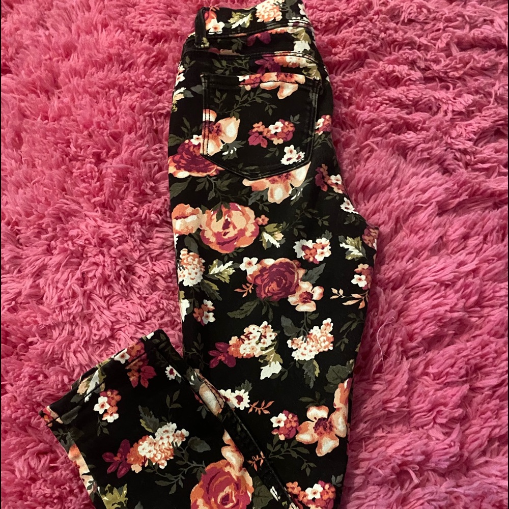 Floral Top and Bottom - Picture 4 of 5